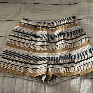 Winged BCBG shorts size S